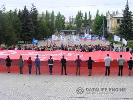 ТОРЕЗ ВСТРЕЧАЕТ ЗНАМЯ ПОБЕДЫ!