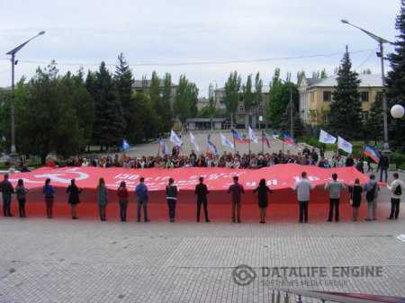 ТОРЕЗ ВСТРЕЧАЕТ ЗНАМЯ ПОБЕДЫ!