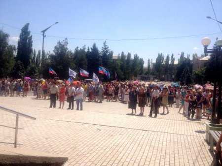 ДЛЯ ТОРЕЗЦЕВ МИР НА ДОНБАССЕ ЯВЛЯЕТСЯ ДОМИНИРУЮЩИМ!