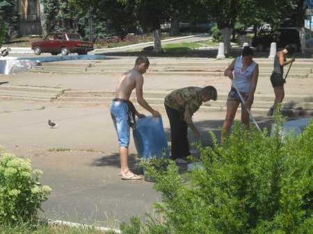 Проведение двухмесячника по облагораживанию города Тореза