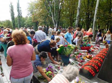 Митинг, посвящённый 73 – й годовщине освобождения города от фашистских захватчиков