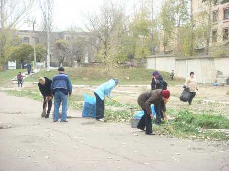 Субботник по облагораживанию города